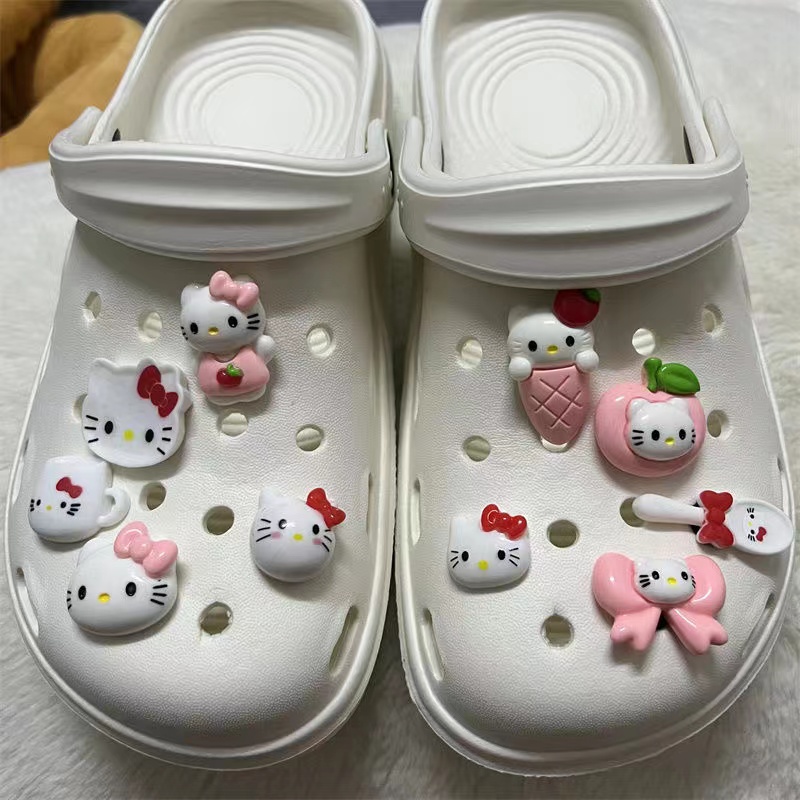 HELLO KITTY HOLE SHOE ACCESSORIES